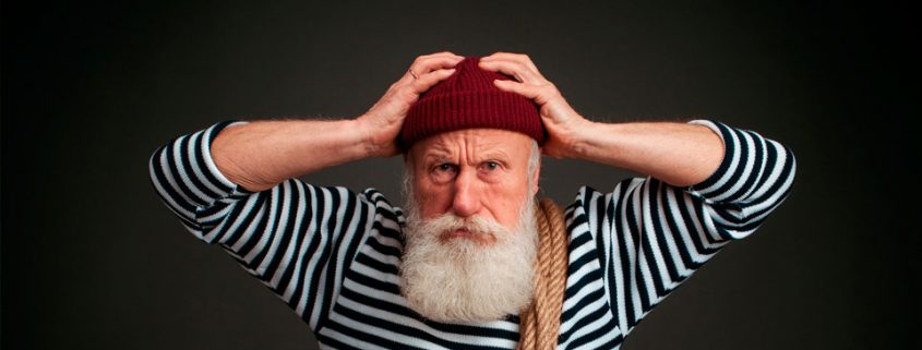 Wenn man seine Zigarette mit einer Kerze anzündet, stirbt ein Seemann!