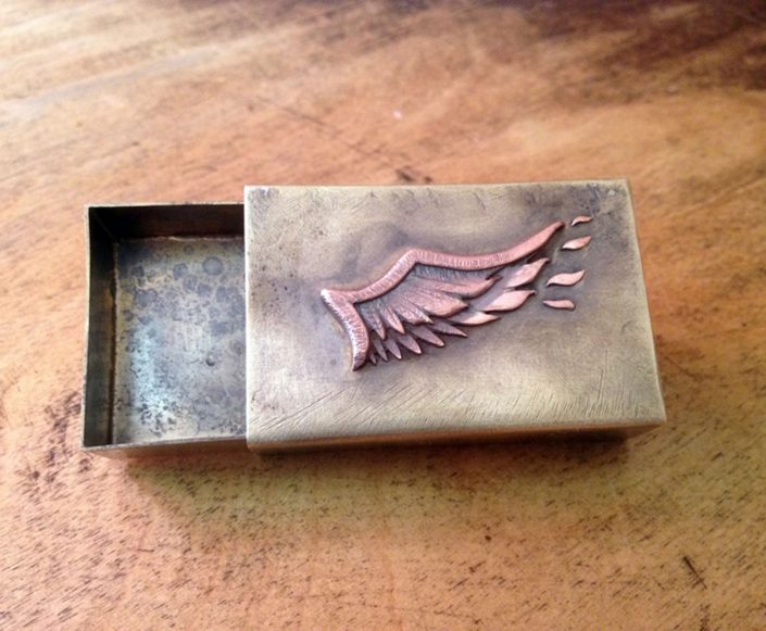 Individuelle Streichholzschachtel aus Kupfer und Messing