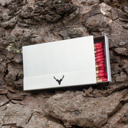 Kaminholzschachtel - Huelle aus Edelstahl mit schwarzem Hirschkopf