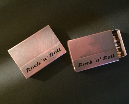 Cover für eine Streichholzschachtel mit dem Text Rock 'n' Roll