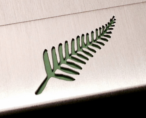 Hülle für Streichholzschachteln mit ausgesägtem Farnblatt