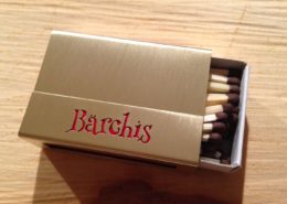 Streichholzschachtel-Hülle mit ausgesägtem Schriftzug "Bärchis"