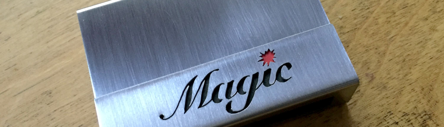 Cover für eine Streichholzschachtel mit dem Wort Magic