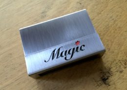 Cover für eine Streichholzschachtel mit dem Wort Magic