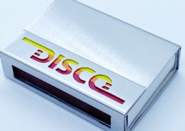 Streihholzschachte-Etui mit ausgesägtem Schriftzug "DISCO"