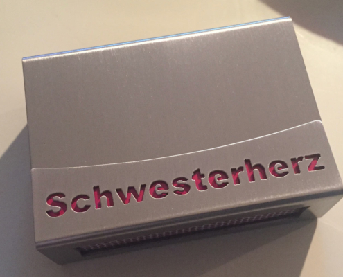 Streichholzhülle mit dem Wort "Schwesterherz"